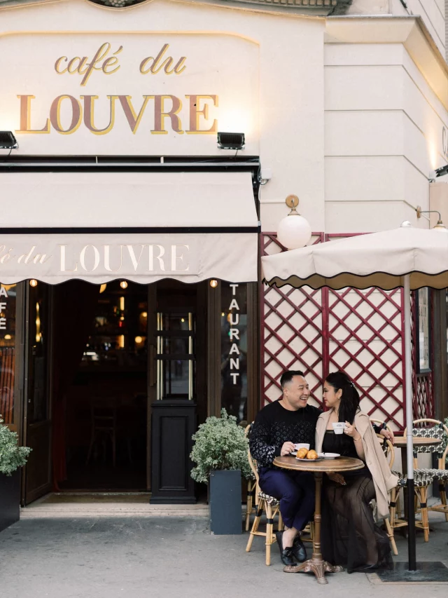 Summer is slowly slipping away, only kisses and cafés can make up for it. 🥐☕️